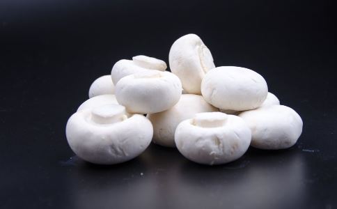 自制減肥沙拉:蘑菇沙拉的做法 如何自制減肥沙拉 自制蘑菇減肥沙拉的方法有哪些 沙拉可以減肥嗎