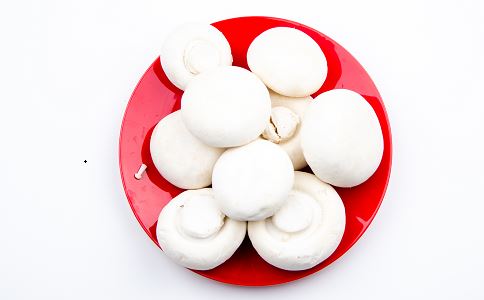 自制減肥沙拉:蘑菇沙拉的做法 如何自制減肥沙拉 自制蘑菇減肥沙拉的方法有哪些 沙拉可以減肥嗎