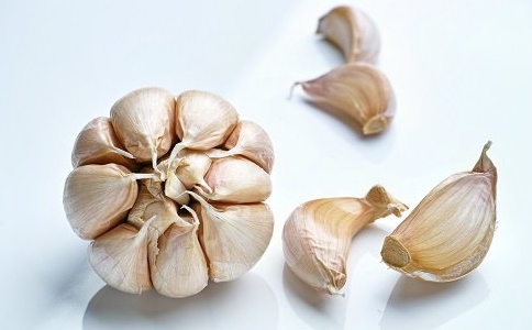 大蒜可以減肥嗎 大蒜的作用有哪些 大蒜怎麼吃可以減肥