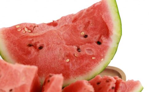 夏季吃西瓜能減肥嗎 夏季減肥吃西瓜效果好嗎 吃西瓜是否可以減肥