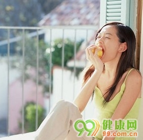 吃蘋果能減肥嗎 怎麼樣吃蘋果才能減肥 蘋果的瘦身方法