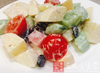 飲食要定時、定量，食物的軟、硬、冷、熱均要適宜