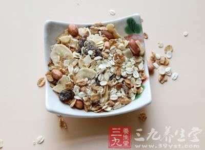 雞鴨魚肉，五谷雜糧，蔬菜瓜果均不可忽視，應搭配合理