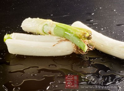蔥和蜂蜜不能同食的說法雖未上教材