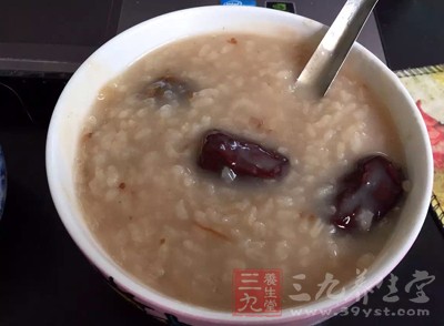 經過湯、蔬菜、高纖維食物之後，胃部已經5成包以上