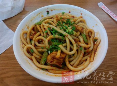 食用隔夜菜對身體的影響並不大