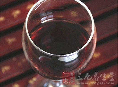 飲酒是常見的