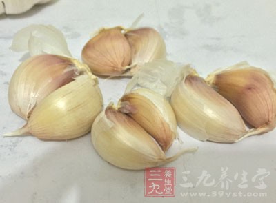 比如像蔥、蒜、胡椒、羊肉、狗肉等