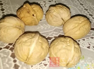 如：花生、瓜子、腰果、松子、核桃等