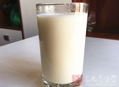 進餐時喝牛奶或乳制品可抑制血糖值上升 進餐時喝牛奶或乳制品可抑制血糖值上升