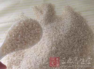 大米200克,山藥150克,白果30克,芡實米15克 大米200克,山藥150克,白果30克,芡實米15克