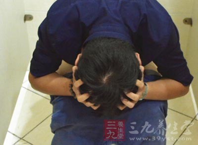香蕉、綠色蔬菜各100克,粳米70克,食鹽適量 香蕉、綠色蔬菜各100克,粳米70克,食鹽適量