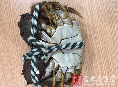 螃蟹+櫻桃番茄:產生砒霜會中毒 螃蟹+櫻桃番茄:產生砒霜會中毒