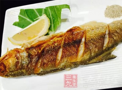 蔥和鯉魚:一起吃容易生病 蔥和鯉魚:一起吃容易生病