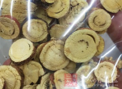 甘草味甘，性平，有補益心脾、潤肺祛痰止咳