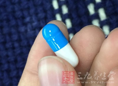 阿米卡星與氨苄西林、頭孢唑啉鈉、紅霉素、新霉素、Vc、氨茶鹼、鹽酸四環素、地米、環丙沙星、電解多維有配伍禁忌