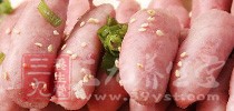 變質或沒有烤熟的香腸中含有肉毒桿菌、大腸桿菌等毒素