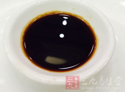 喝酒出事的人很多,但是你聽說過喝醬油出事的嗎 喝酒出事的人很多,但是你聽說過喝醬油出事的嗎