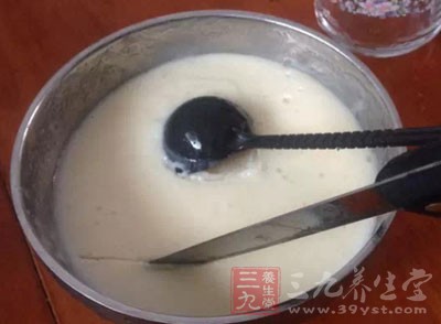 或者在孩子吃完雞蛋後讓孩子用豆漿解渴