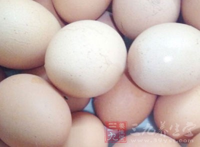 另外，高血壓晚期患者食用雞蛋會引起腎中動脈硬化