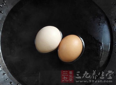 貝克爾表示，雞蛋處理不當，易發生病菌感染