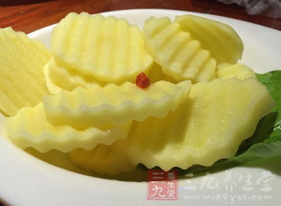 土豆植物的莖和葉是有毒的，甚至土豆本身也是有毒的