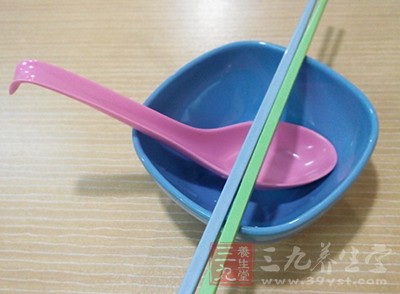 廉價仿瓷餐具釋放甲醛量較多