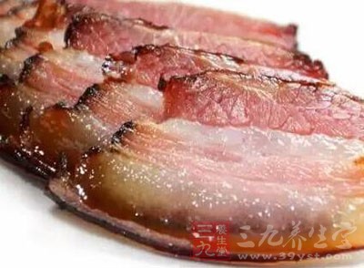 肥肉當中脂肪和油特別多