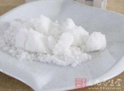 喝牛奶的時候千萬不要再額外的添加糖