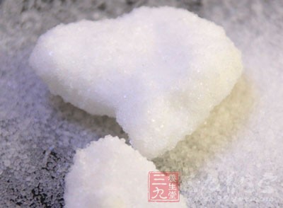從餐館方面講，應以低鹽為原則，針對不同菜品給出規定用鹽量