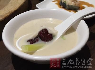 吃鹽越多，鈣流失越多，容易導致骨質疏松