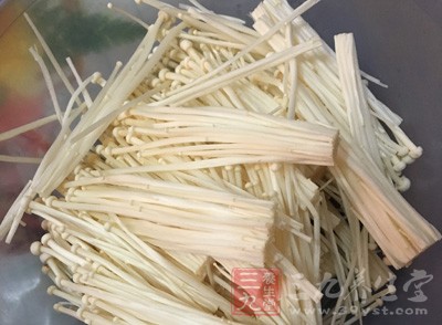 金針菇能有效地增強機體的生活活性