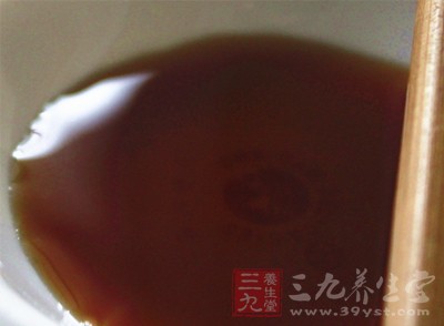 醬油在發酵的過程中,會造成其中的蛋白質發生腐敗 醬油在發酵的過程中,會造成其中的蛋白質發生腐敗
