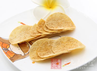 該物質據說存在於一些原材料含有大量碳水化合物並將其加熱到120度以上的食品中，例如薯片