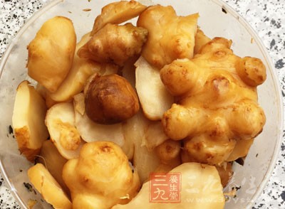腌菜中含有大量的亞硝酸鹽和二級胺