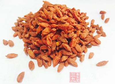枸杞屬於味甘、性平的食材