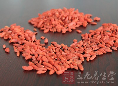 食用枸杞能夠扶正固本、生精補髓