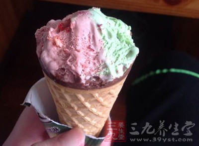 人們喜歡食用大量的冷飲
