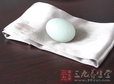 不管是鴨蛋還是雞蛋，人們都喜歡將其腌制