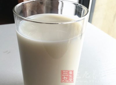 牛奶富含鈣，加鈣奶、高鈣奶都沒有必要