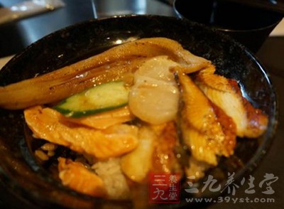 食用油時就可以適當選擇一下花生油以外的油