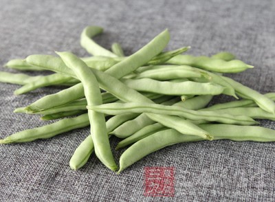 四季豆中毒的潛伏期少則幾十分鐘，多則四五個小時
