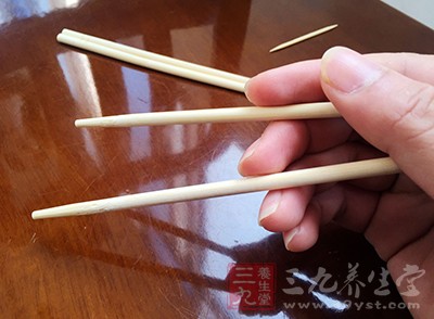 用水燙下筷子消毒效果甚微