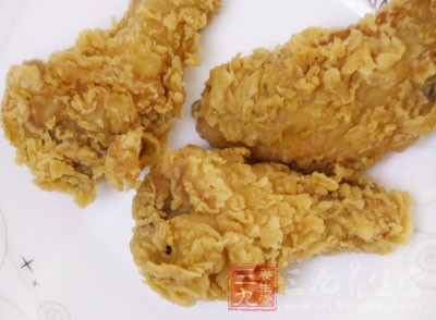以炸雞腿、炸雞翅為首的油炸是年輕人喜歡食材