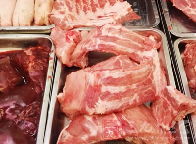 如果是在隨便的街邊小攤、流動性攤位購肉,更要提高警惕 如果是在隨便的街邊小攤、流動性攤位購肉,更要提高警惕