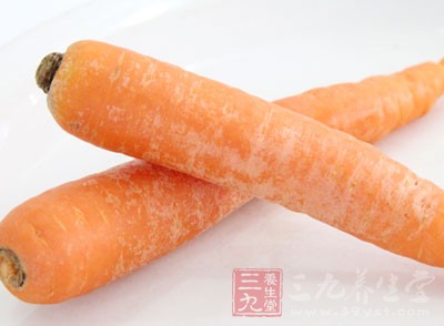 食醋中的醋酸就會破壞胡蘿卜素，造成營養損失