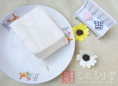 特別是一些豆制品，這些食物一來容易發生變質