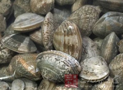生牡蛎：其中含有諾羅病毒、空腸彎曲菌和創傷弧菌，極易導致腹瀉