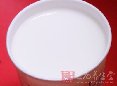 剛發酵好的酸奶，可以立即食用