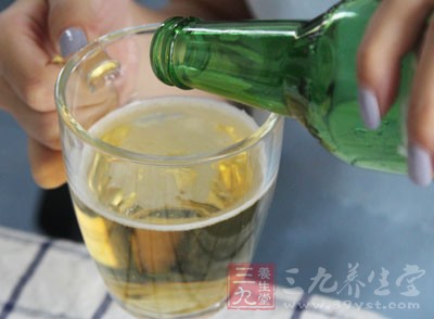 人們為了談工作經常喝的很醉